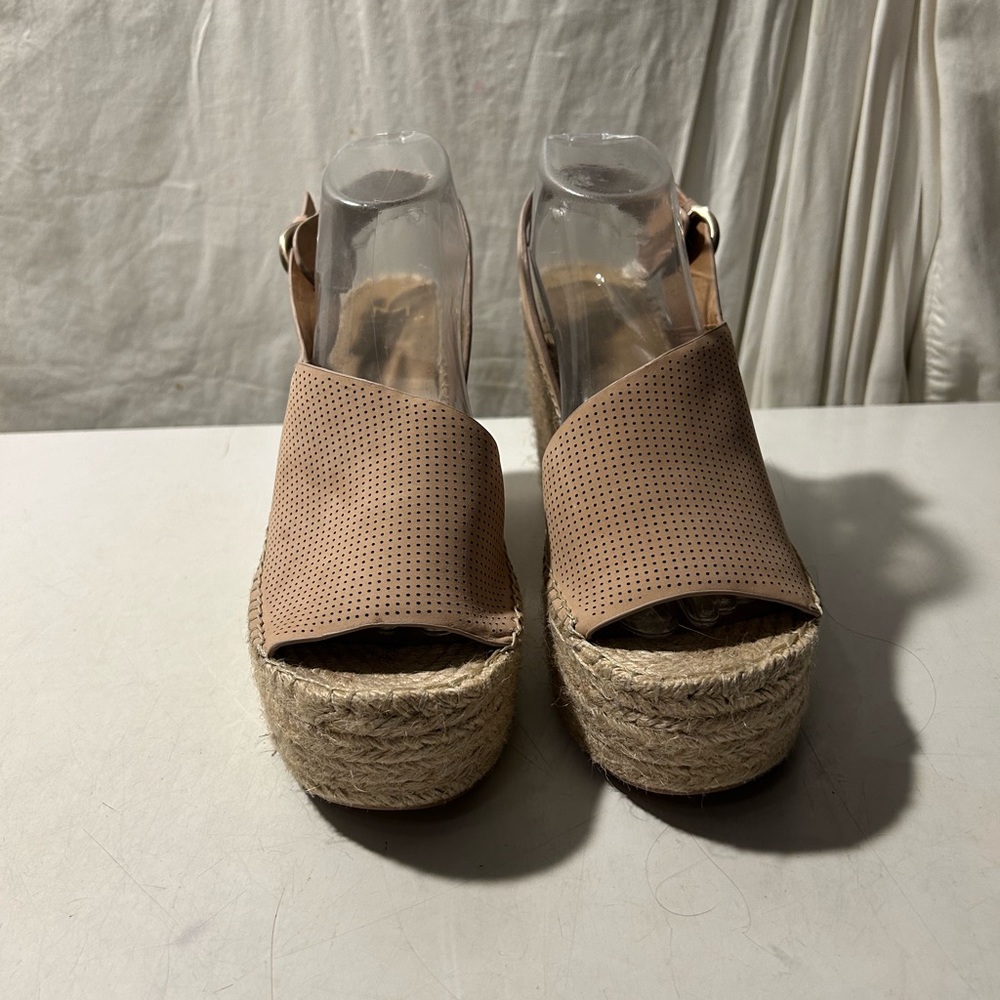 Marc Fisher tan leather 4” wedge shoes peep toes buckle ankle strap size 10 EUC